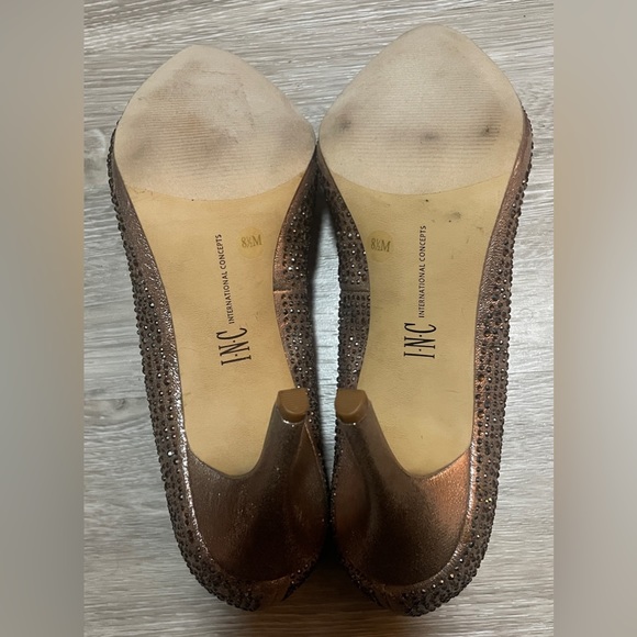 Inc New International Concepts Womens Zitah6 Gold Sequin Pumps 8.5 Box $89 - Picture 3 of 3